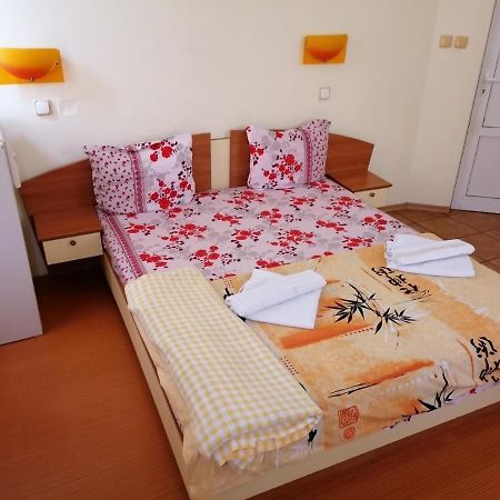 Hotel Amethyst Sofia Bagian luar foto