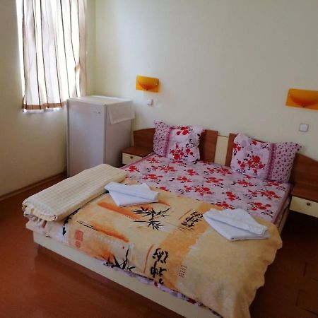 Hotel Amethyst Sofia Bagian luar foto