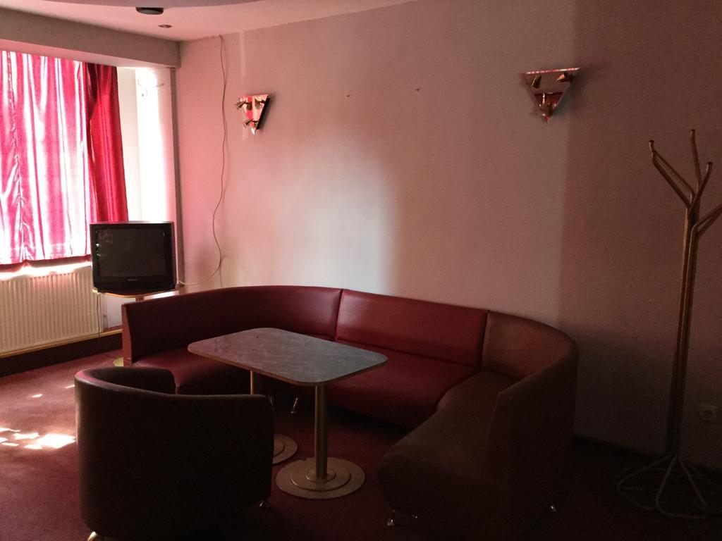 Hotel Amethyst Sofia Bagian luar foto