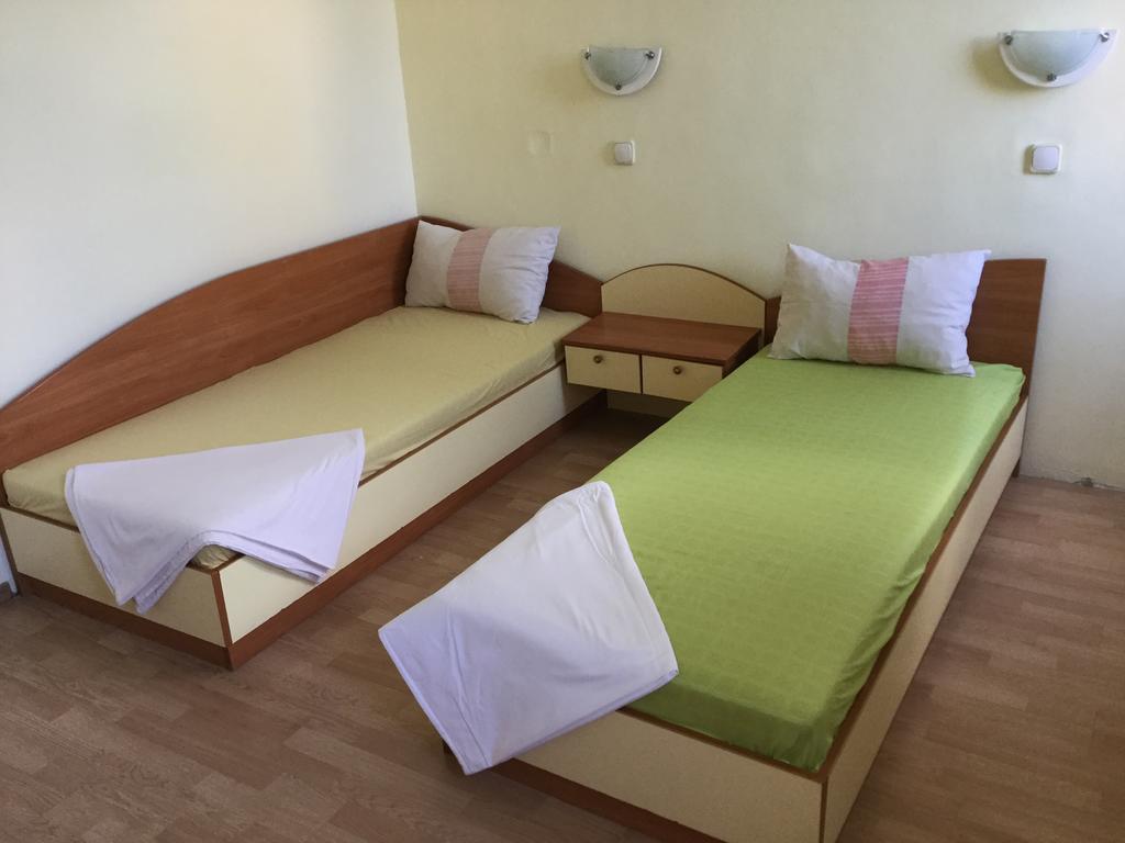 Hotel Amethyst Sofia Bagian luar foto