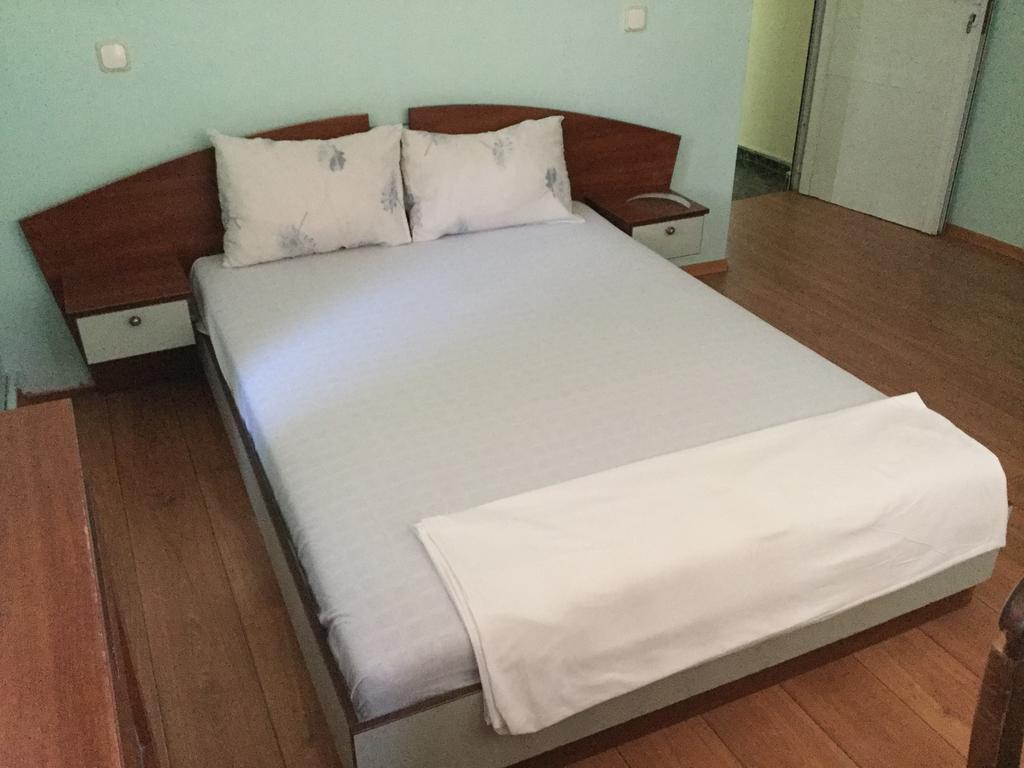 Hotel Amethyst Sofia Bagian luar foto