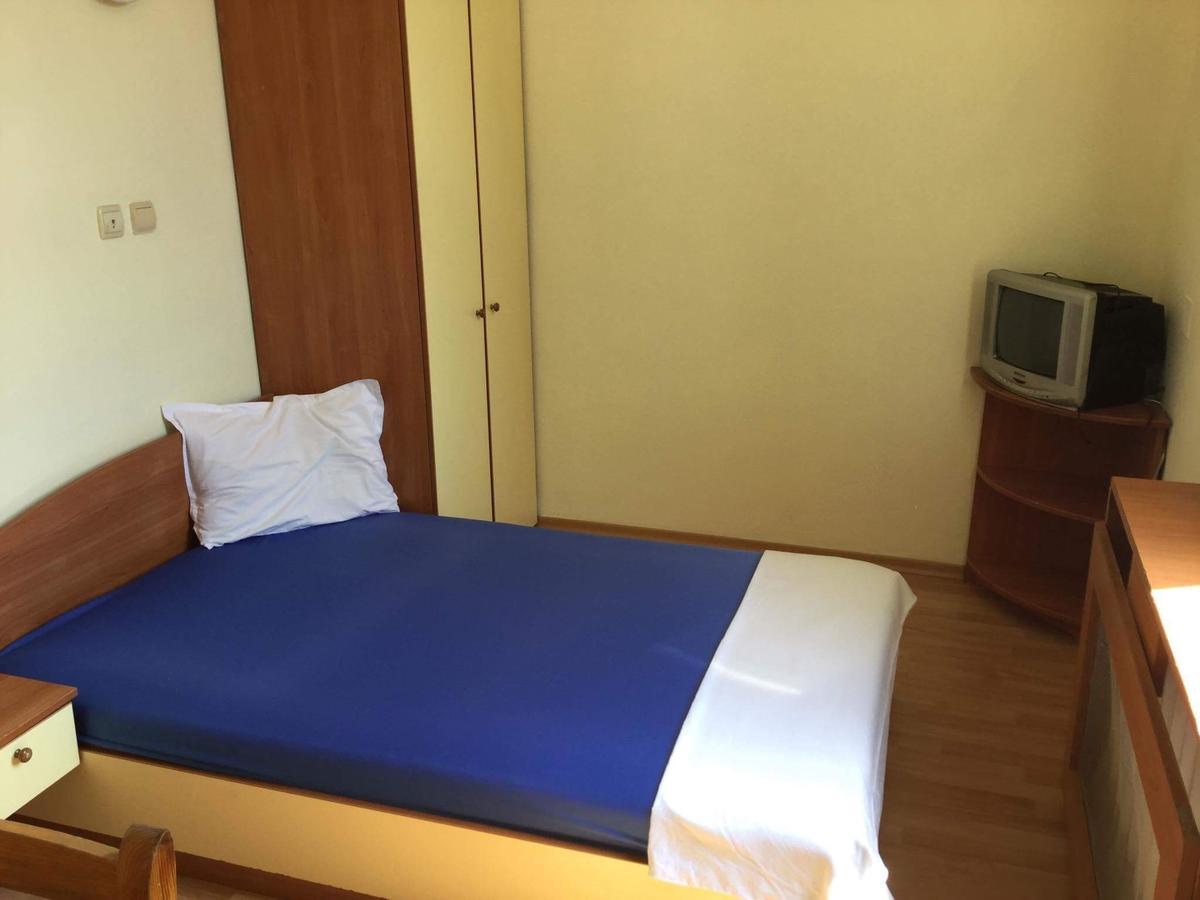 Hotel Amethyst Sofia Bagian luar foto