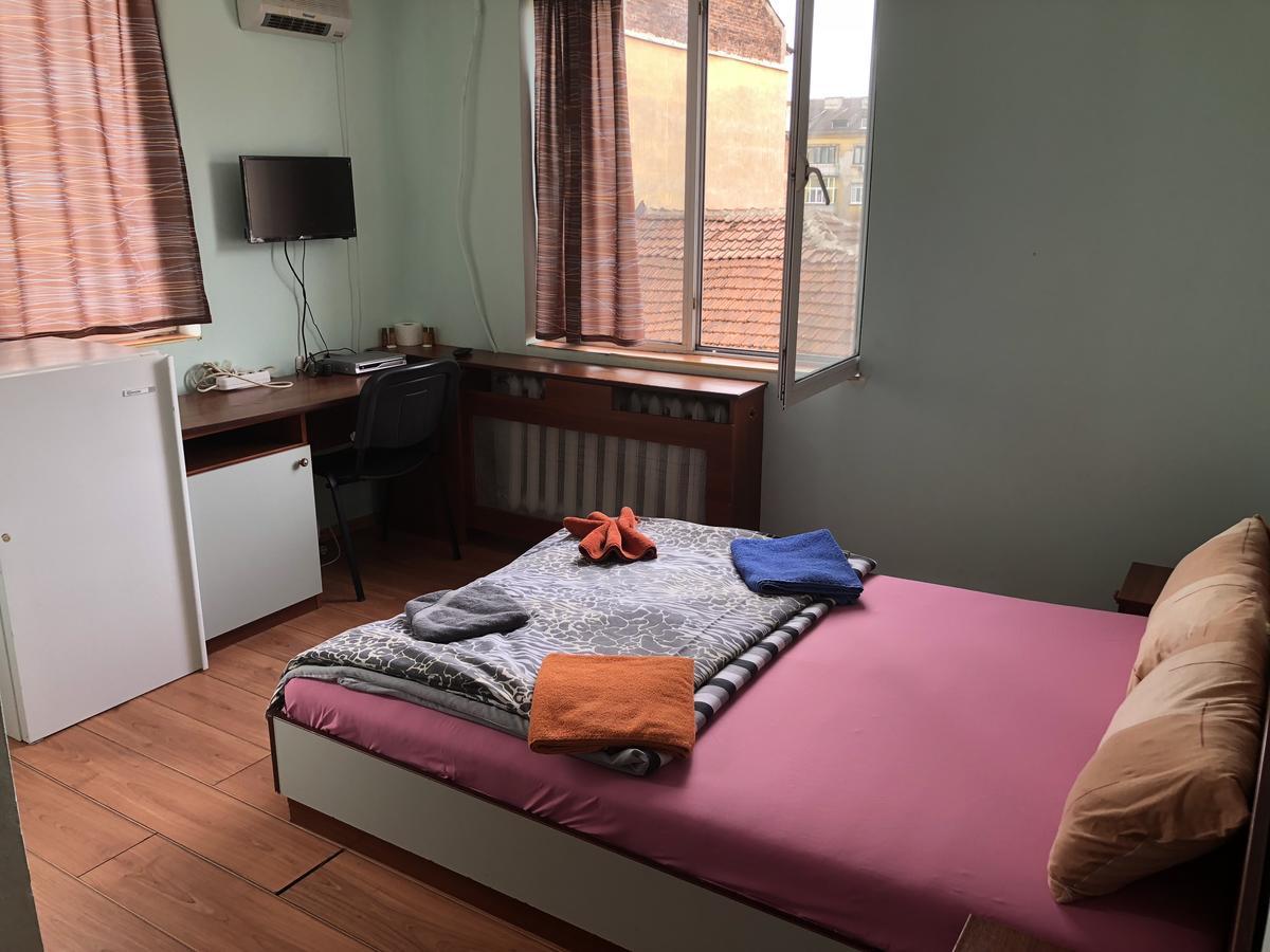Hotel Amethyst Sofia Bagian luar foto