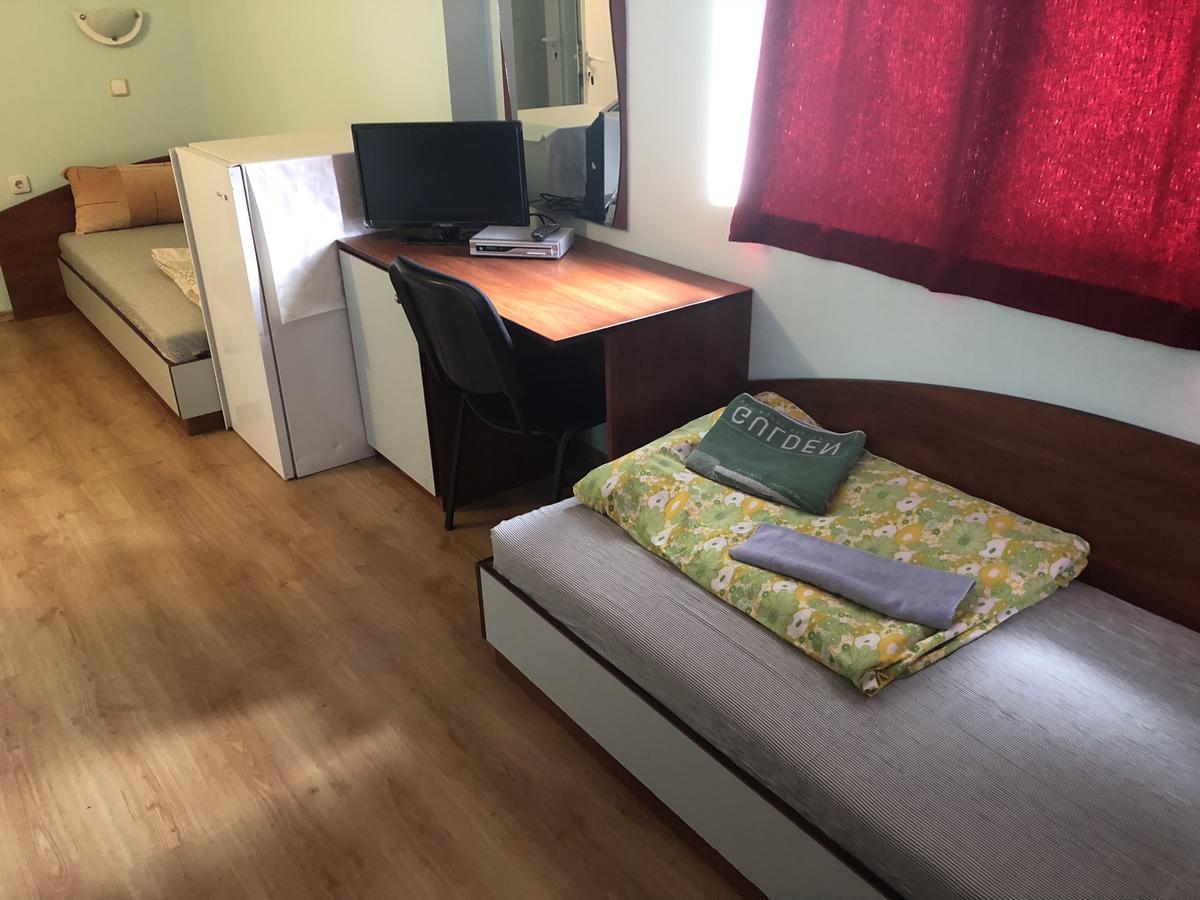 Hotel Amethyst Sofia Bagian luar foto