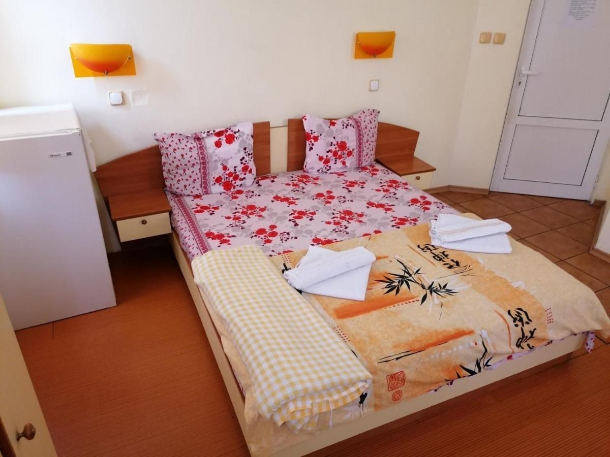 Hotel Amethyst Sofia Bagian luar foto